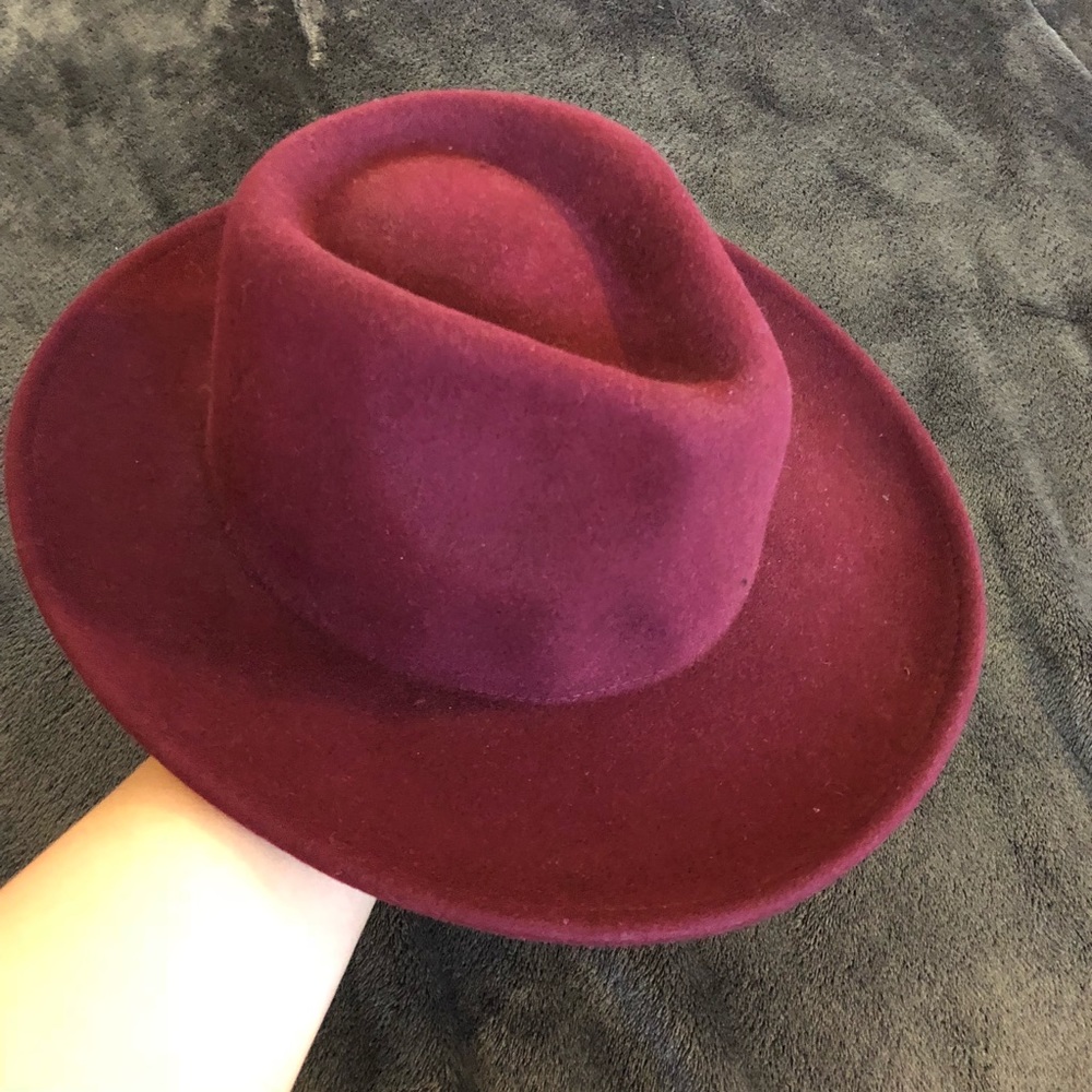 Maroon hat